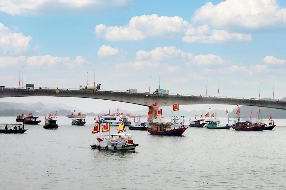 Getting to Cua Ong Temple is relatively straightforward, whether you’re coming from Ha Long Bay or Hanoi