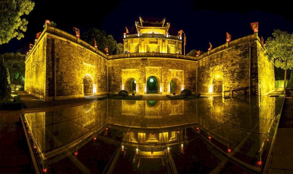 The Imperial Citadel of Thang Long by night appears to be mystical and magnificent
