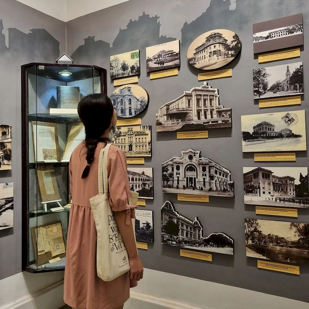 The area exhibiting books and photographs