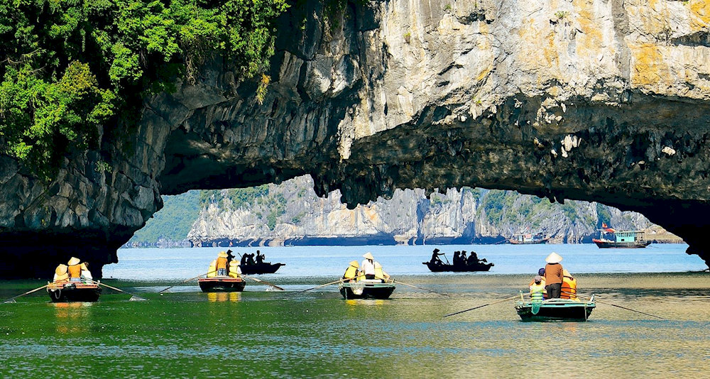 Boating is the most popular mode of transportation chosen when visiting Trinh Nu Cave