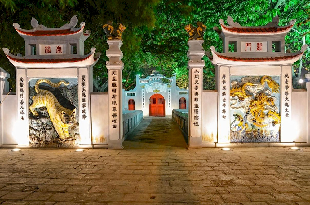 Ngoc Son Temple is a historical and legendary symbol of Hanoi