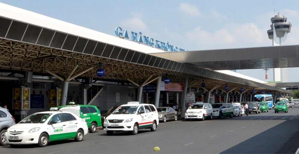 Tan Son Nhat国際空港 (タンソンニャットこくさいくうこう) には、指定されたタクシー乗車スポットがあります