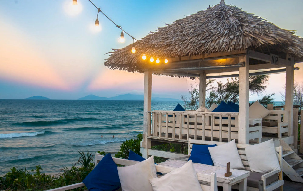 An Bang Beach is at its best from March to August, with sunny weather and a pleasant atmosphere