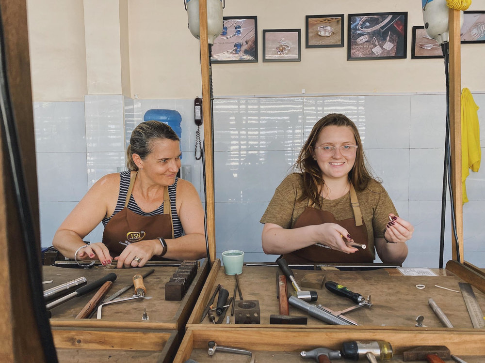 Vietnam Silver House allows tourists to experience silver-making process, crafting your own jewelry