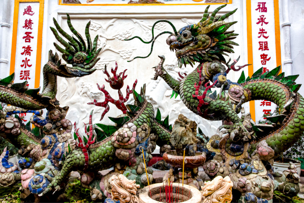 A stunning mosaic dragon sculpture at the Fujian Assembly Hall