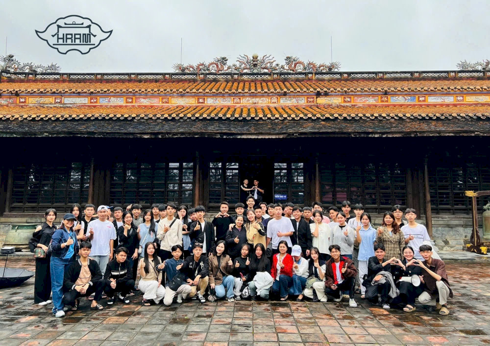 Every day, a large number of tourists visit the museum