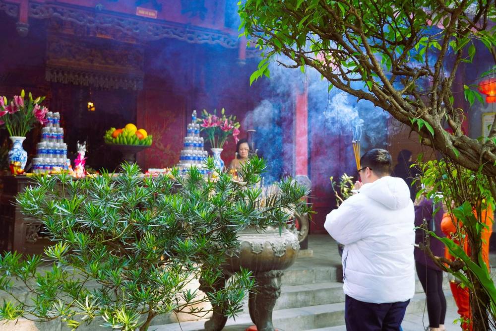 Hiên bái đường